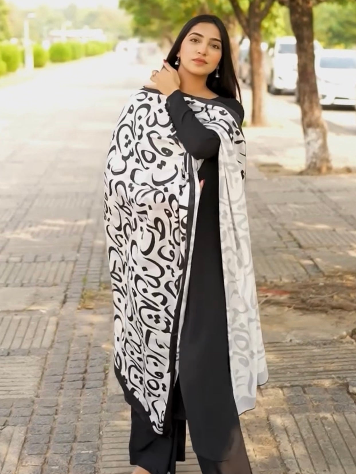 Hujoom Odhni By SastaaE